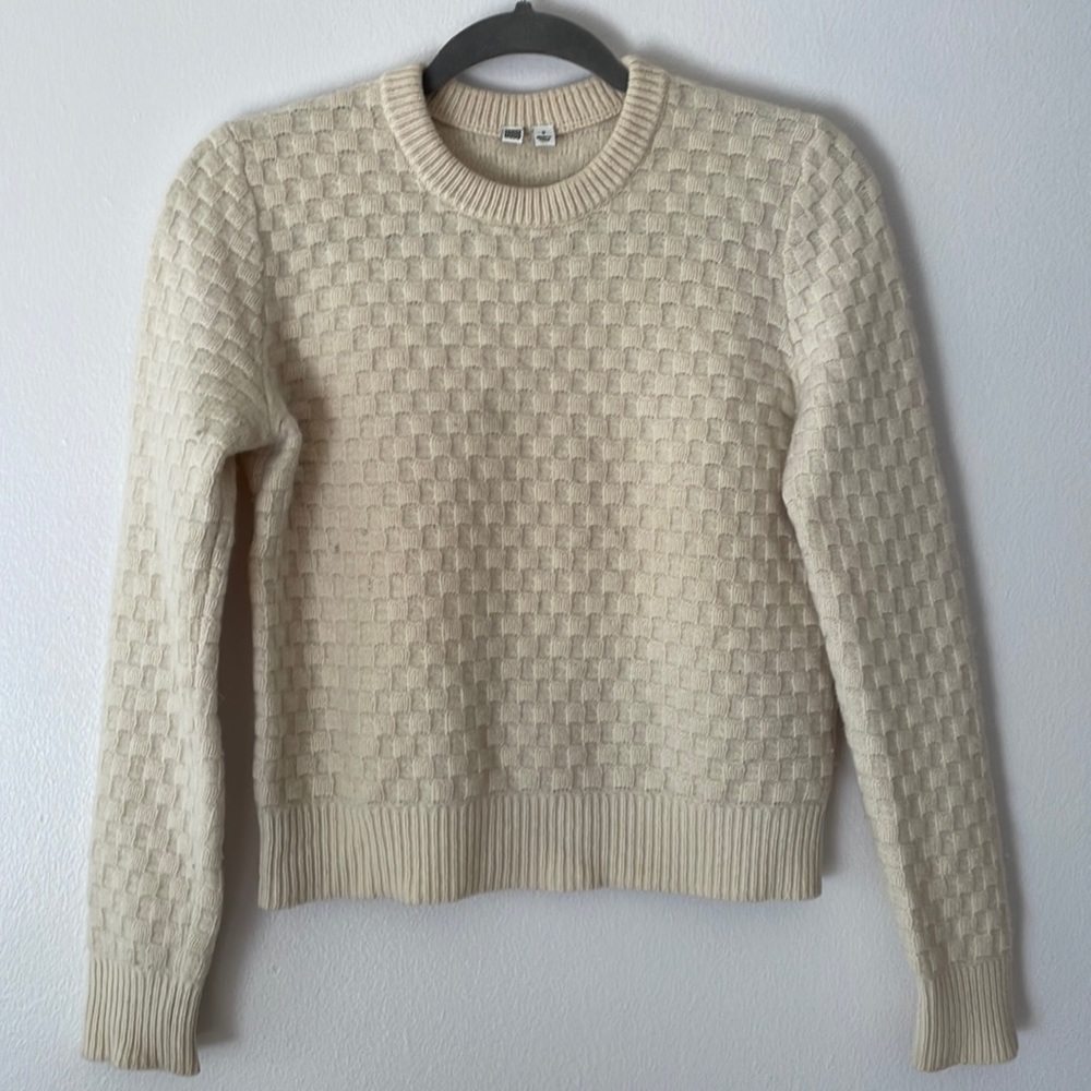 UUU Uniqlo Cream Basket Weave Crewneck Sweater